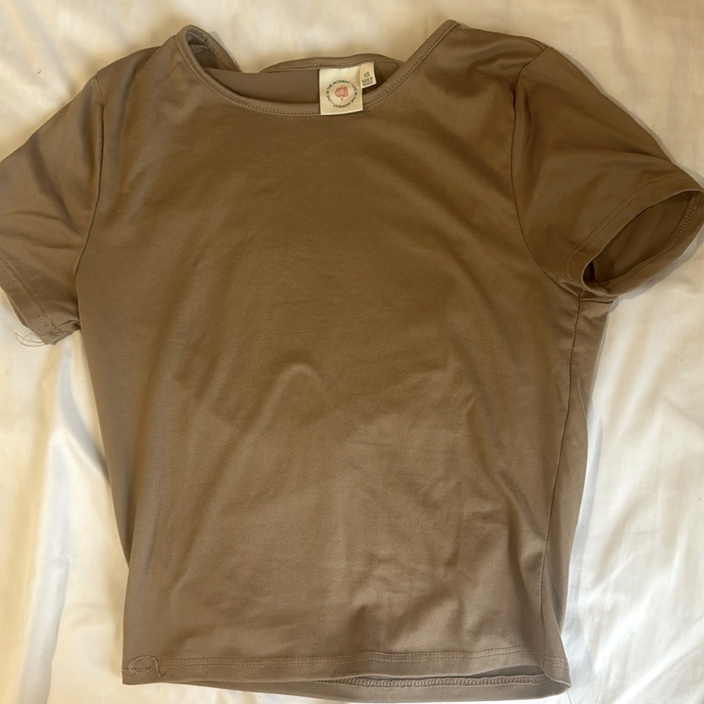Brown top🤍